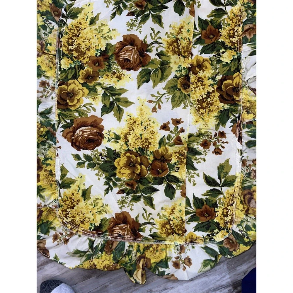 VTG Retro 70's Bedspread Full Double yellow brown flowers Quilted shams Ruffled